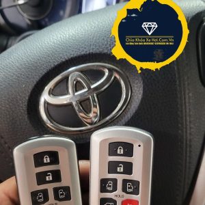 làm Chìa Khóa Thông Minh Toyota Sienna 2023 chính hãng tận nơi