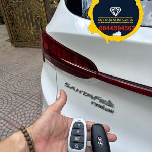 làm chìa khóa xe hyundai santafe Bình Dương