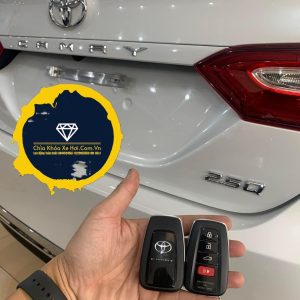 làm chìa khóa thông minh toyota camry bình dương