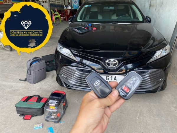 làm chìa khóa thông minh toyota camry tại bình dương