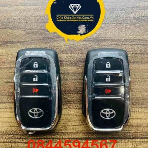 làm chìa khóa thông minh chính hãng toyota hilux giá rẻ uy tín tại bình dương