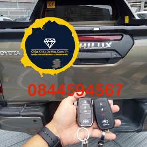 làm chìa thông minh khóa toyota hilux giá rẻ gần đây