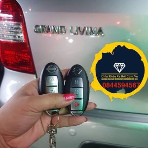 Chìa Khóa Xe Nissan Grand Livina