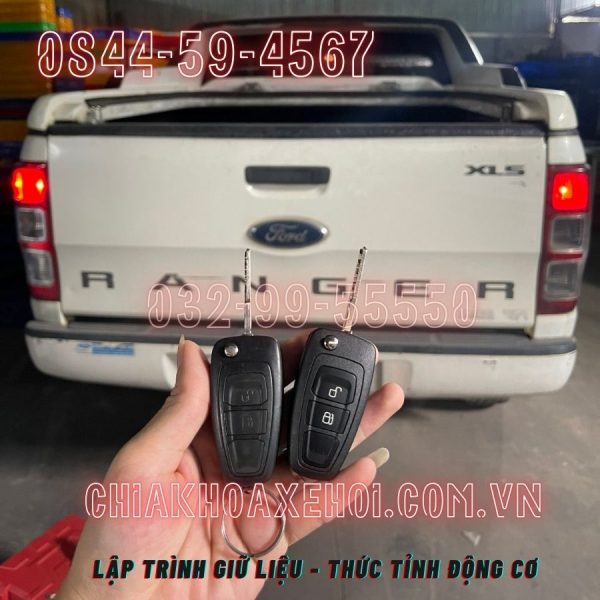 làm chìa khóa Gập Ford ranger xls tại Bình Dương