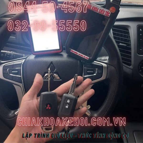 Chìa Khóa Remote Gập Mitsubishi Triton