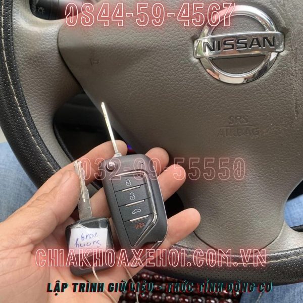 Chìa Khóa Remote Gập Nissan Sunny