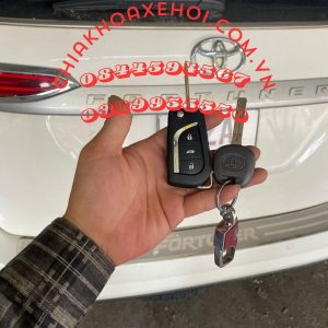 Làm Chìa Khóa Remote Gập Toyota Fortuner