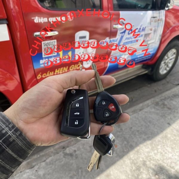 Chìa Khóa Remote Gập Toyota Hilux