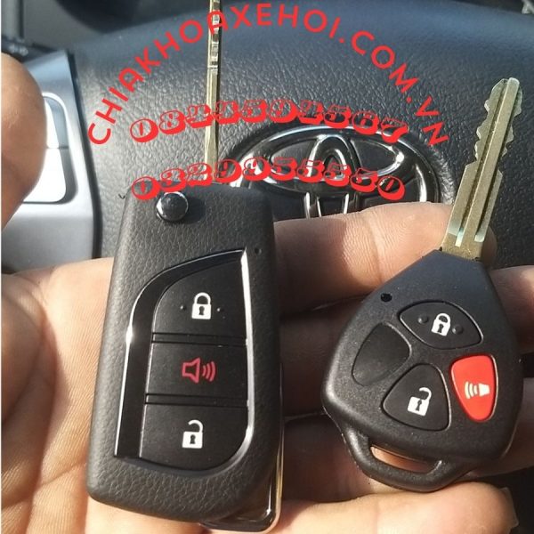 Chìa Khóa Remote Gập Toyota Hilux