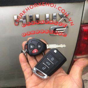 Chìa Khóa Remote Gập Toyota Hilux