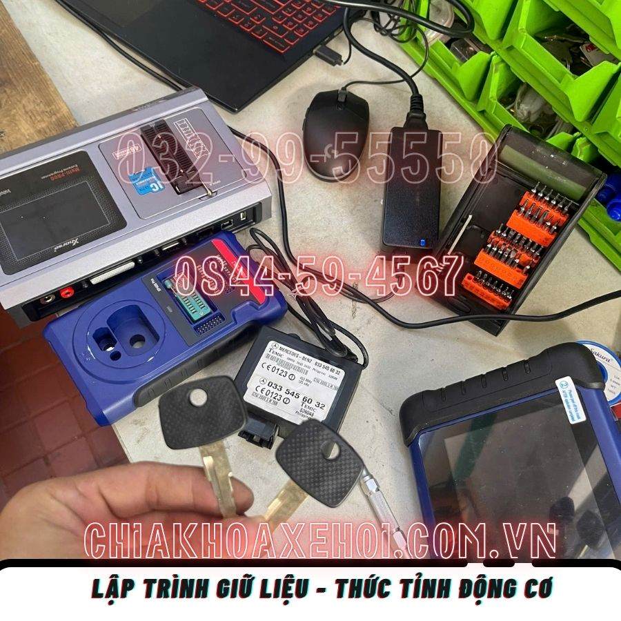 Làm Chìa Khóa Mercedes Sprinter Tận Nơi Bình Dương-Tp.hcm-Hà Nội Làm Chìa Khóa Mercedes Sprinter Tận Nơi Bình Dương-Tp.hcm-Hà Nội
